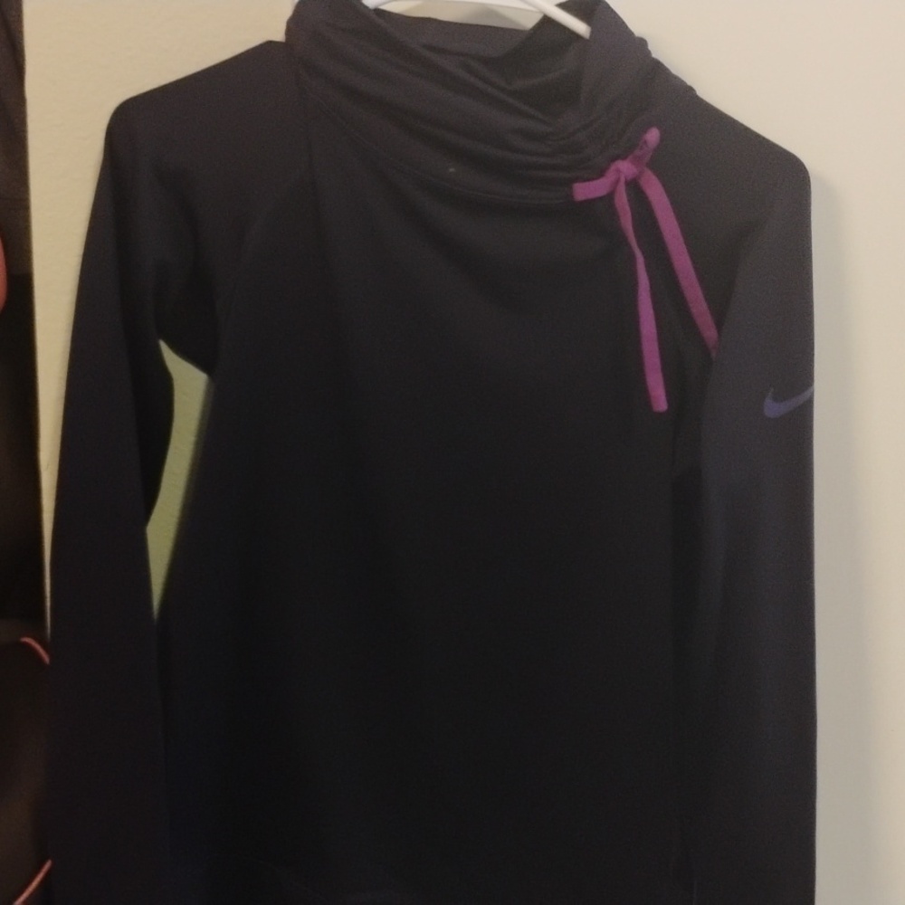 Nike women's m Dri-Fit turtleneck tie long sleeve shirt